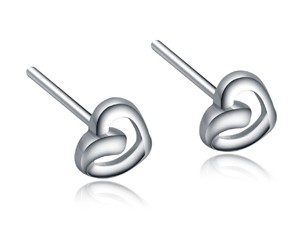 Fashionable silver earring